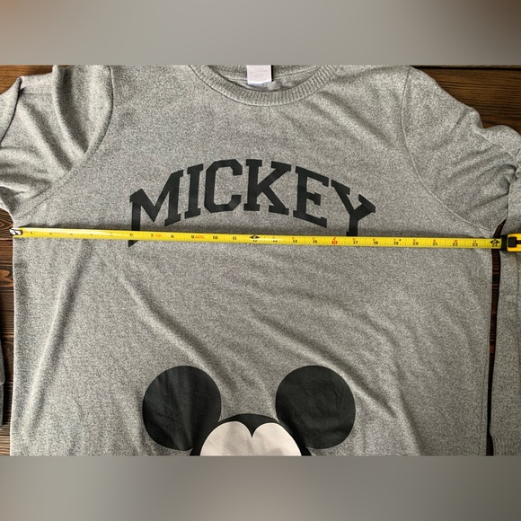 DISNEY • Mickey Mouse • grey long sleeve shirt crewneck peeking head • 1X - Picture 9 of 11